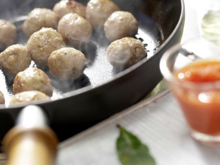 Nudeln mit Lammhackbällchen Zubereitung Schritt 4 Nudeln mit Lammhackbällchen Zubereitung Schritt 4