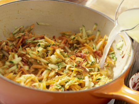 Nudeln mit Nuss-Tomaten-Sauce Zubereitung Schritt 4 Nudeln mit Nuss-Tomaten-Sauce Zubereitung Schritt 4