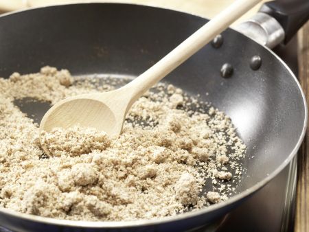 Nudeln mit Nuss-Tomaten-Sauce Zubereitung Schritt 5 Nudeln mit Nuss-Tomaten-Sauce Zubereitung Schritt 5