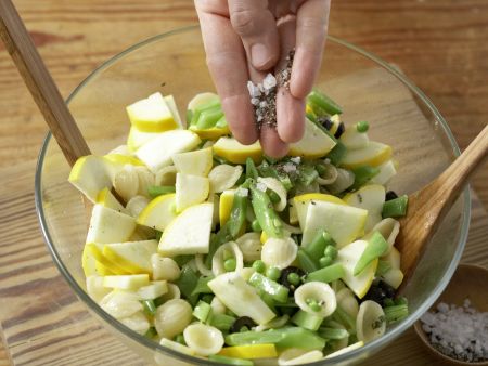 Nudelsalat mit grünem Gemüse Zubereitung Schritt 10 Nudelsalat mit grünem Gemüse Zubereitung Schritt 10