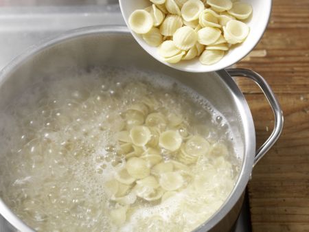 Nudelsalat mit grünem Gemüse Zubereitung Schritt 4 Nudelsalat mit grünem Gemüse Zubereitung Schritt 4