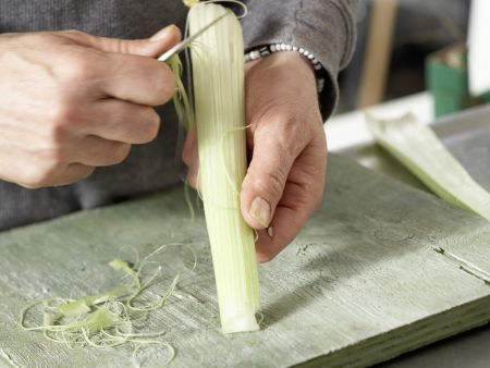 Ofentomaten mit Thunfisch-Kapern-Creme Zubereitung Schritt 3 Ofentomaten mit Thunfisch-Kapern-Creme Zubereitung Schritt 3