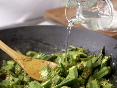 Okraschoten-Curry Zubereitung Schritt 5 Okraschoten-Curry Zubereitung Schritt 5