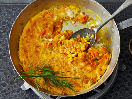 Omelett auf persische Art mit Paprika und Kurkuma