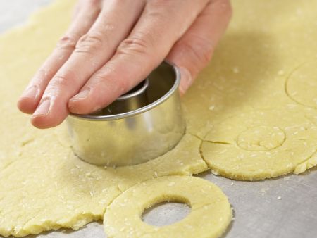 Orangenblätter, Nugatstreifen und Kokosringe Zubereitung Schritt 10 Orangenblätter, Nugatstreifen und Kokosringe Zubereitung Schritt 10