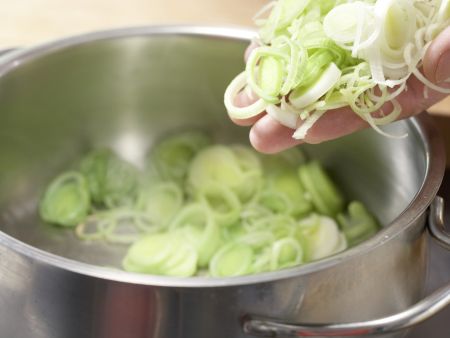 Orangenlachs mit Lauch-Risotto Zubereitung Schritt 5 Orangenlachs mit Lauch-Risotto Zubereitung Schritt 5
