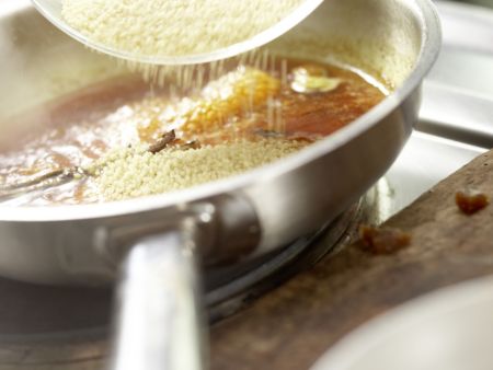 Orientalischer Gewürz-Couscous Zubereitung Schritt 5 Orientalischer Gewürz-Couscous Zubereitung Schritt 5