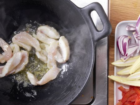 Pangasiusfilet aus dem Wok Zubereitung Schritt 3 Pangasiusfilet aus dem Wok Zubereitung Schritt 3
