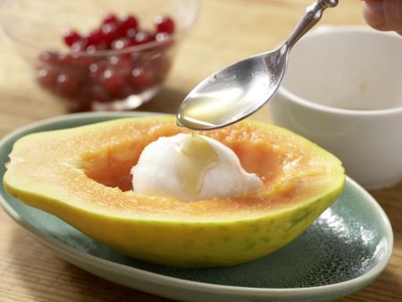 Papaya mit Eisfüllung Zubereitung Schritt 6 Papaya mit Eisfüllung Zubereitung Schritt 6