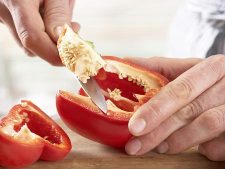Paprika-Zucchini-Nudeln Zubereitung Schritt 1 Paprika-Zucchini-Nudeln Zubereitung Schritt 1
