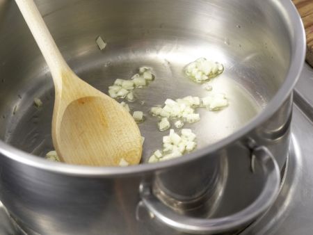 Pasta mit Venusmuscheln Zubereitung Schritt 2 Pasta mit Venusmuscheln Zubereitung Schritt 2