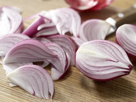 Pasta mit roter Zwiebelsauce Zubereitung Schritt 1 Pasta mit roter Zwiebelsauce Zubereitung Schritt 1