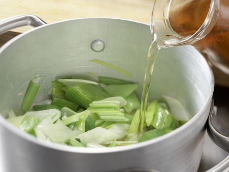 Pastasauce mit Keta-Kaviar Zubereitung Schritt 4 Pastasauce mit Keta-Kaviar Zubereitung Schritt 4