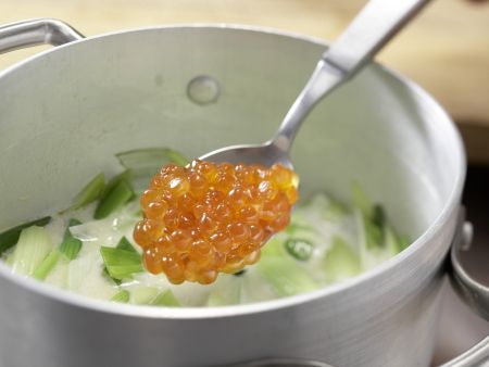 Pastasauce mit Keta-Kaviar Zubereitung Schritt 5 Pastasauce mit Keta-Kaviar Zubereitung Schritt 5