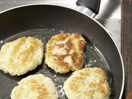 Pastinakenpuffer mit Dip Zubereitung Schritt 8 Pastinakenpuffer mit Dip Zubereitung Schritt 8