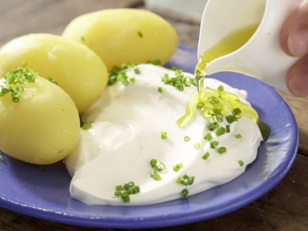 Pellkartoffeln mit Quark Zubereitung Schritt 5 Pellkartoffeln mit Quark Zubereitung Schritt 5
