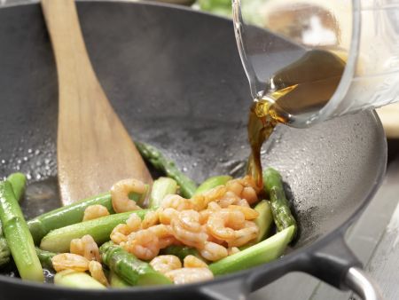 Pfannengerührter grüner Spargel Zubereitung Schritt 4 Pfannengerührter grüner Spargel Zubereitung Schritt 4