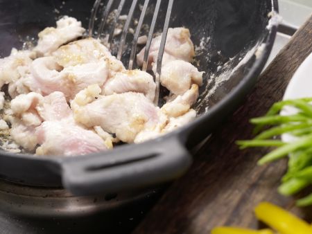 Pfannengerührtes Hähnchenfilet Zubereitung Schritt 10 Pfannengerührtes Hähnchenfilet Zubereitung Schritt 10