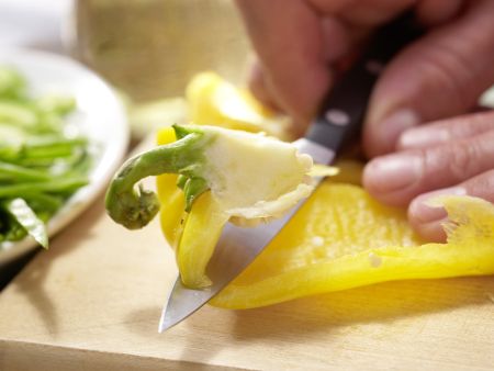 Pfannengerührtes Hähnchenfilet Zubereitung Schritt 9 Pfannengerührtes Hähnchenfilet Zubereitung Schritt 9