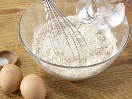 Pfannkuchenrollen Zubereitung Schritt 1 Pfannkuchenrollen Zubereitung Schritt 1