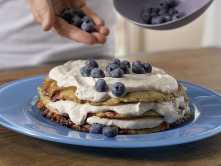 Pfannkuchentorte mit Blaubeerquark Zubereitung Schritt 6 Pfannkuchentorte mit Blaubeerquark Zubereitung Schritt 6