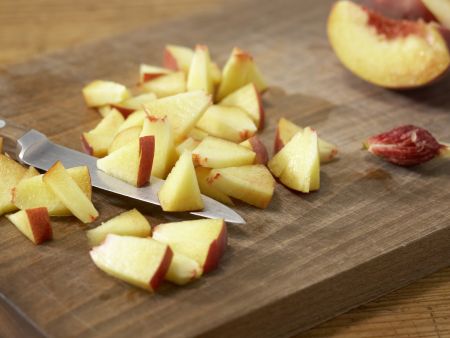 Pfirsich-Guglhupf Zubereitung Schritt 1 Pfirsich-Guglhupf Zubereitung Schritt 1