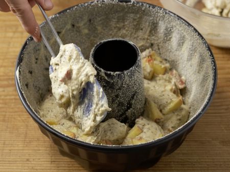 Pfirsich-Guglhupf Zubereitung Schritt 5 Pfirsich-Guglhupf Zubereitung Schritt 5
