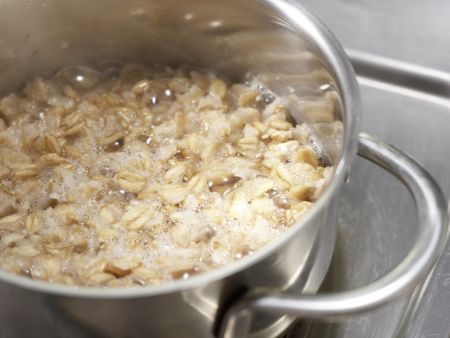 Pflaumen-Vollkornbrei Zubereitung Schritt 2 Pflaumen-Vollkornbrei Zubereitung Schritt 2