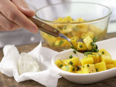 Pikanter Mangosalat Zubereitung Schritt 4 Pikanter Mangosalat Zubereitung Schritt 4