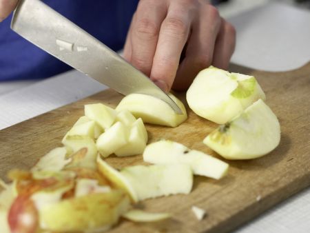 Pikantes Apfel-Sellerie-Püree Zubereitung Schritt 3 Pikantes Apfel-Sellerie-Püree Zubereitung Schritt 3