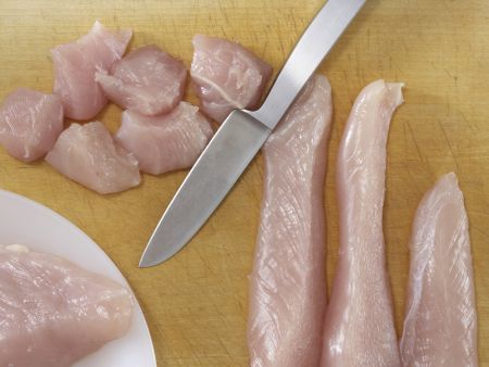 Pikantes Hähnchen-Curry Zubereitung Schritt 1 Pikantes Hähnchen-Curry Zubereitung Schritt 1