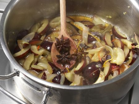 Pikantes Pflaumen-Chutney Zubereitung Schritt 6 Pikantes Pflaumen-Chutney Zubereitung Schritt 6