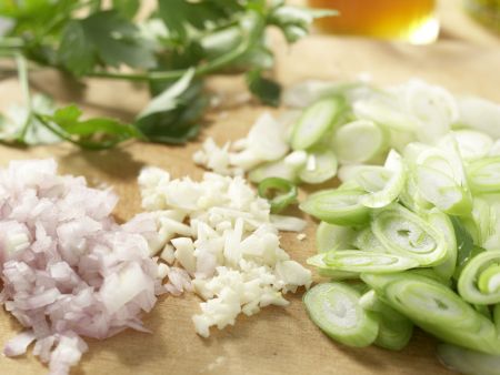 Pilz-Gratin auf Sprossensalat Zubereitung Schritt 1 Pilz-Gratin auf Sprossensalat Zubereitung Schritt 1