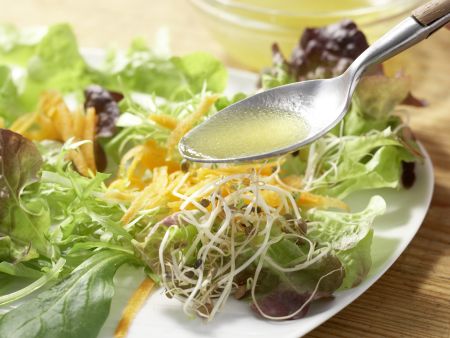 Pilz-Gratin auf Sprossensalat Zubereitung Schritt 11 Pilz-Gratin auf Sprossensalat Zubereitung Schritt 11