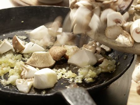 Pilz-Kaiserschmarren Zubereitung Schritt 6 Pilz-Kaiserschmarren Zubereitung Schritt 6