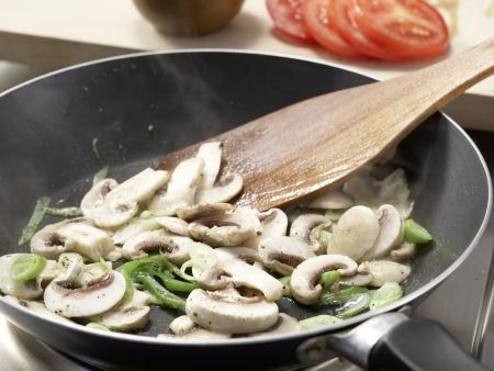 Pilz-Omelett mit Tomaten Zubereitung Schritt 3 Pilz-Omelett mit Tomaten Zubereitung Schritt 3