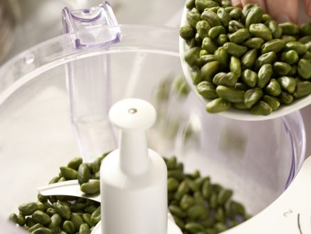 Pistazien-Kokos-Makronen Zubereitung Schritt 1 Pistazien-Kokos-Makronen Zubereitung Schritt 1