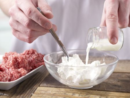 Pizza mit Lammhack Zubereitung Schritt 3 Pizza mit Lammhack Zubereitung Schritt 3
