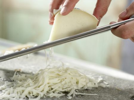 Pizza mit Pilzen Zubereitung Schritt 6 Pizza mit Pilzen Zubereitung Schritt 6
