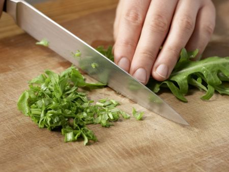 Pizza mit Putenschinken Zubereitung Schritt 1 Pizza mit Putenschinken Zubereitung Schritt 1