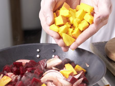 Pizza mit Roter Bete Zubereitung Schritt 6 Pizza mit Roter Bete Zubereitung Schritt 6
