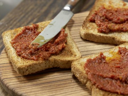 Pizza-Toast mit Thunfisch Zubereitung Schritt 2 Pizza-Toast mit Thunfisch Zubereitung Schritt 2