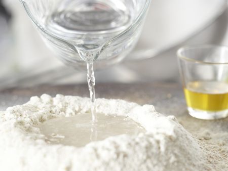 Pizzateig Zubereitung Schritt 1 Pizzateig Zubereitung Schritt 1