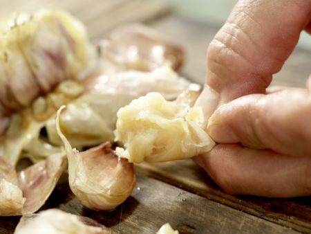Polenta mit gebackenem Knoblauch Zubereitung Schritt 4 Polenta mit gebackenem Knoblauch Zubereitung Schritt 4