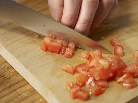 Polenta mit Steinpilzen, Bohnen und Tomaten Zubereitung Schritt 7 Polenta mit Steinpilzen, Bohnen und Tomaten Zubereitung Schritt 7
