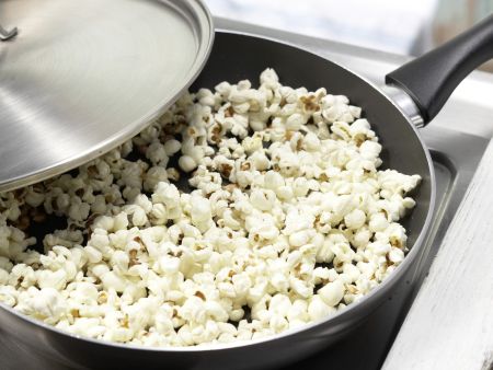 Popcorn-Müsli mit Rosinen Zubereitung Schritt 2 Popcorn-Müsli mit Rosinen Zubereitung Schritt 2