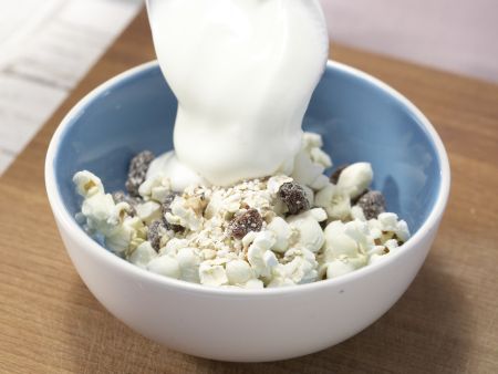 Popcorn-Müsli mit Rosinen Zubereitung Schritt 4 Popcorn-Müsli mit Rosinen Zubereitung Schritt 4