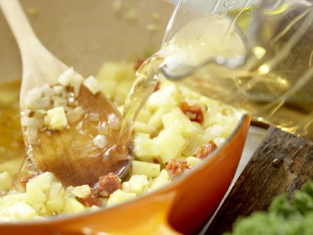 Portugiesischer Grünkohl-Eintopf Zubereitung Schritt 5 Portugiesischer Grünkohl-Eintopf Zubereitung Schritt 5