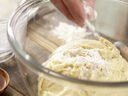 Powidl-Buchteln Zubereitung Schritt 6 Powidl-Buchteln Zubereitung Schritt 6