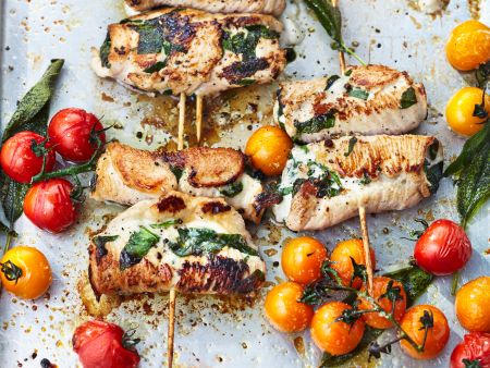 Putenröllchen mit Salbei-Tomaten und Ziegenfrischkäse